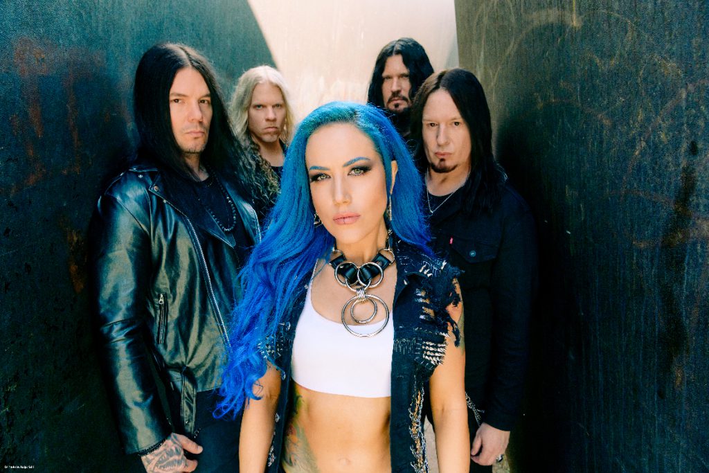 Arch Enemy Leads Ngerin Alissa White Gluz Im Interview Vegan World