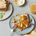 48_Scrambled Tofu auf Toast_c DK VerlagLizzie Mayson