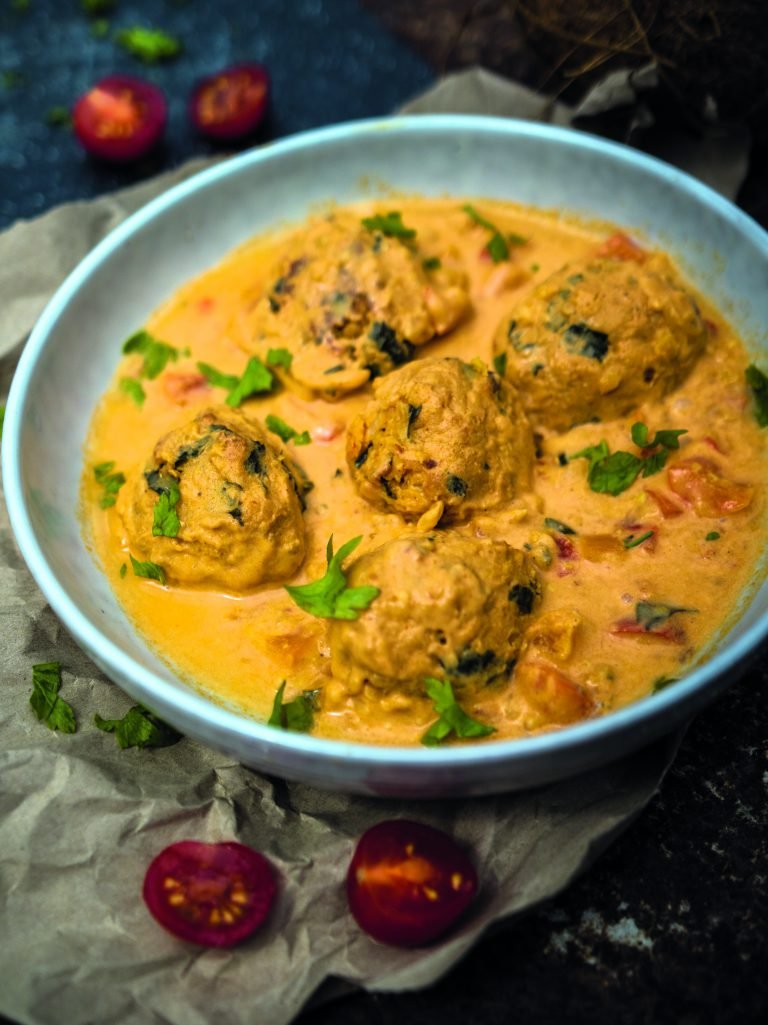 Daal Kofta: Linsenbällchen in Paprika-Curry-Sauce