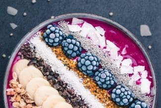 Bunt und köstlich: Acai-Smoothie-Bowl