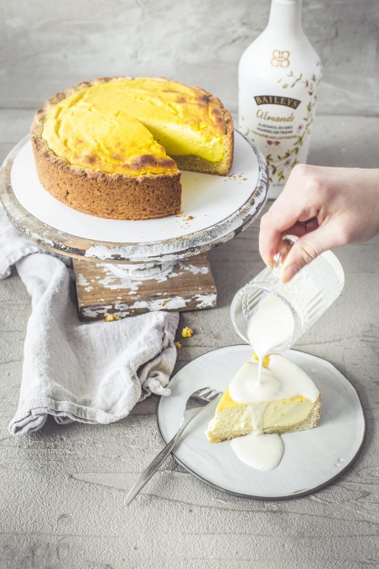 Cremig und saftig: Baileys Almande Käsekuchen Cremig und saftig: Baileys Almande Käsekuchen