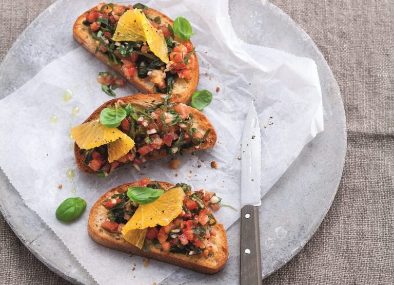 Bruschetta mit Wakame und Orangencarpaccio