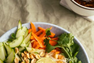 Rezept: Vietnamesische Bun Chay mit Tofu (Reisnudelsalat)