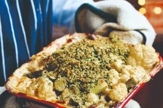 KOCHEN & GENIESSENWeihnachtlich & vegan: Blumenkohl-Lauch-Auflauf