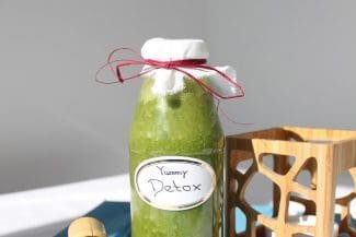 Detox to go: grüner Fitmacher-Smoothie zum Mitnehmen Detox to go: Fitmacher-Smoothie zum Mitnehmen