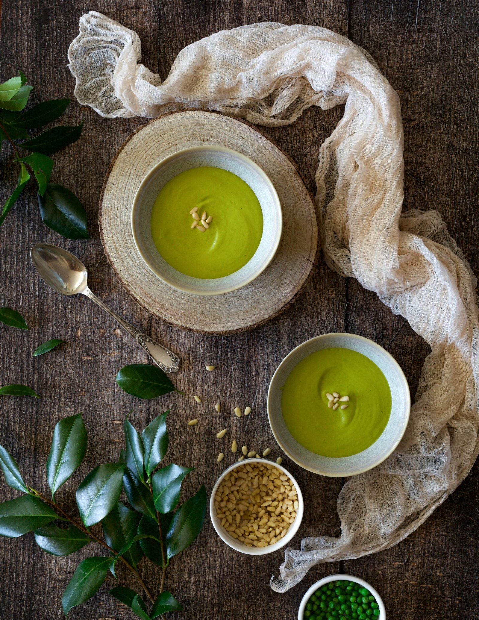 Frisches Frühjahrsgrün: Rezept für Erbsen-Minz-Suppe