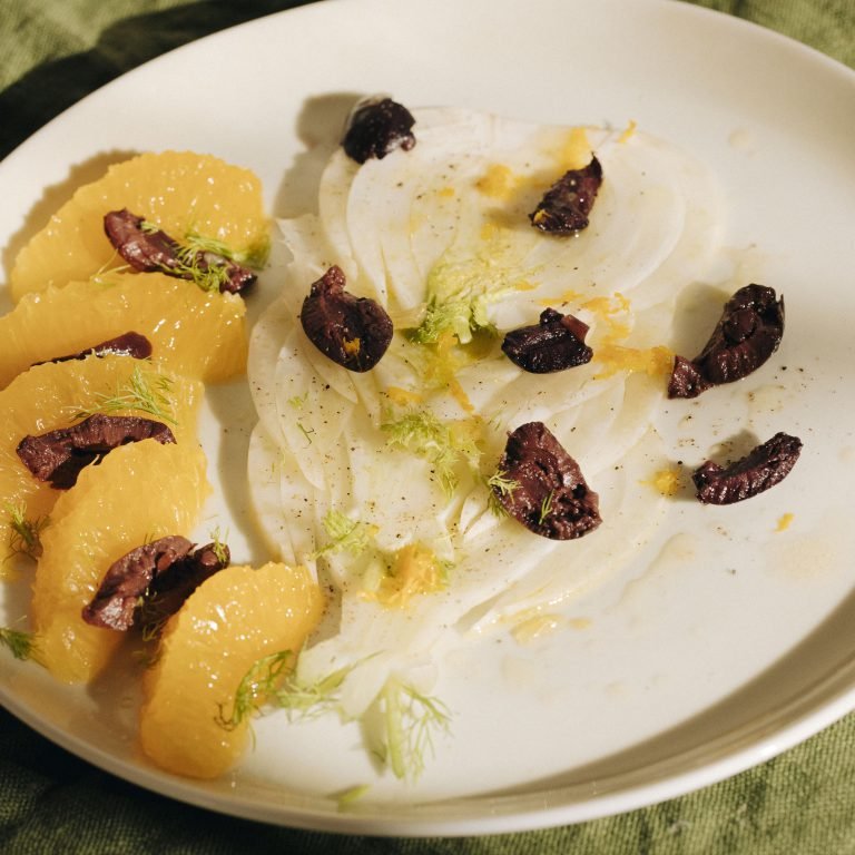 Fenchelcarpaccio mit Oliven & Orangen Fenchelcarpaccio mit Oliven & Orangen