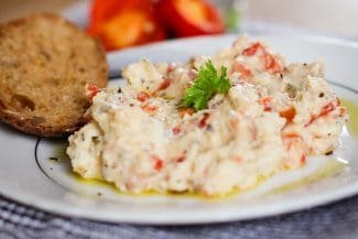 Griechischer Feta – pflanzlich & selbst gemacht