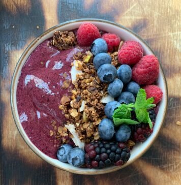 Rezept: Fruchtig-süße Beeren-Frühstücks-Bowl