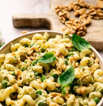 Rezept: Green-Goddess-Pasta mit Walnüssen & Erbsen