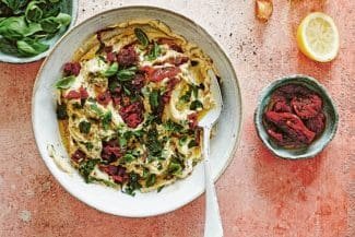 Mediterraner Tomaten-Hummus mediterraner Tomaten-Hummus