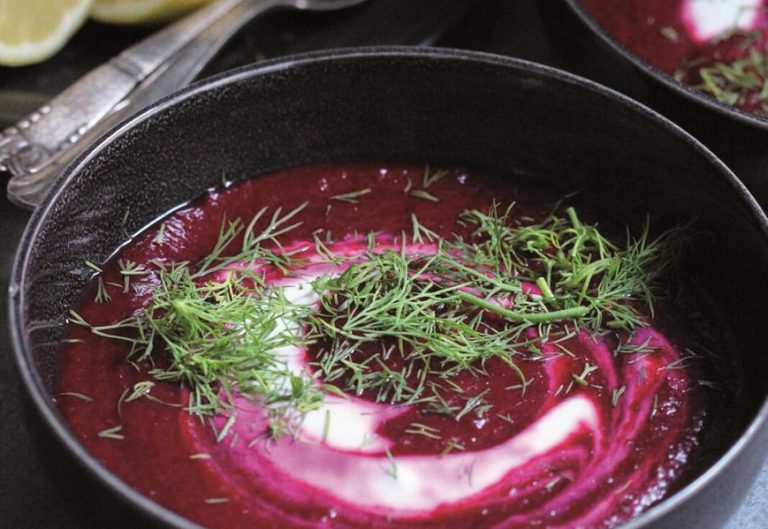 Rote-Bete-Suppe mit Birne und Dill