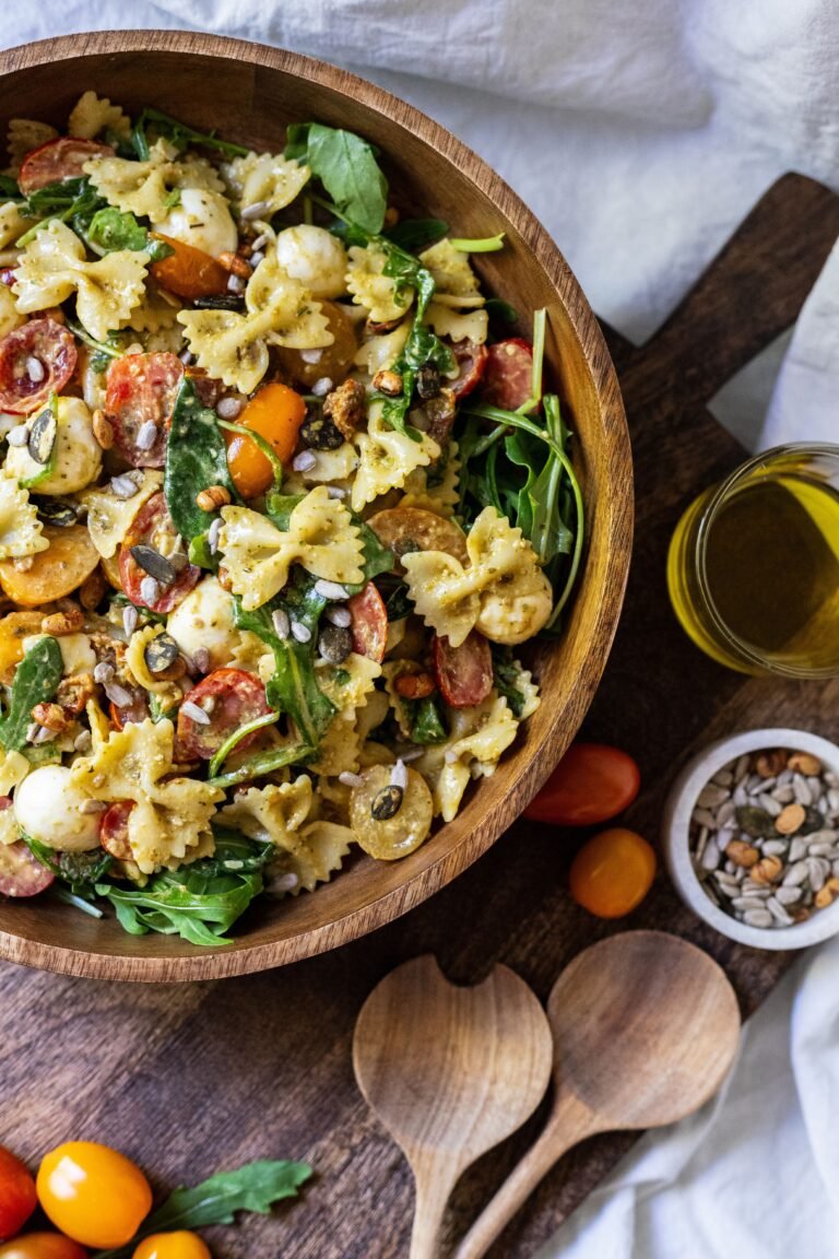 Rezept: Mediterraner Nudelsalat mit feinem Pesto