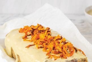 Carrot-Banana-Bread mit Kurkumacreme