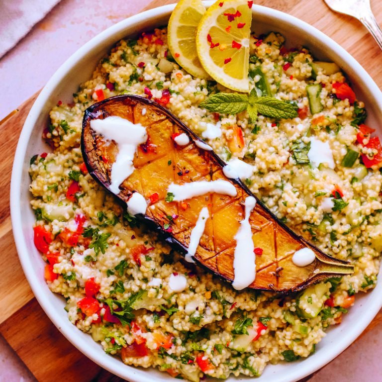 Ofen-Aubergine auf Hirsen-Taboulé