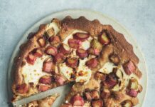 Originell: Olivenöl-Broiche und Rhabarber-Tarte