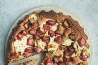 Originell: Olivenöl-Broiche und Rhabarber-Tarte