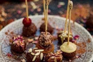 „Pralina“ – magische Kugel-Pralinen von Serayi