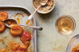 Gebackene Aprikosen mit Kümmel und gerösteter Quinoa