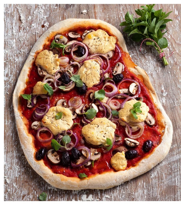 Pizza Funghi mit Oliven