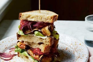 Sandwich mit Ofengemüse Foto: Luke Albert