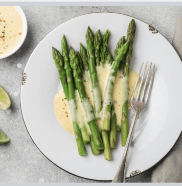 Rezept: Grüner Spargel mit veganer „Sauce Hollandaise“