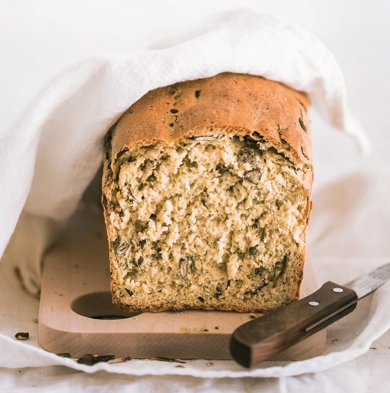 Superfood-Brot mit Bärlauch