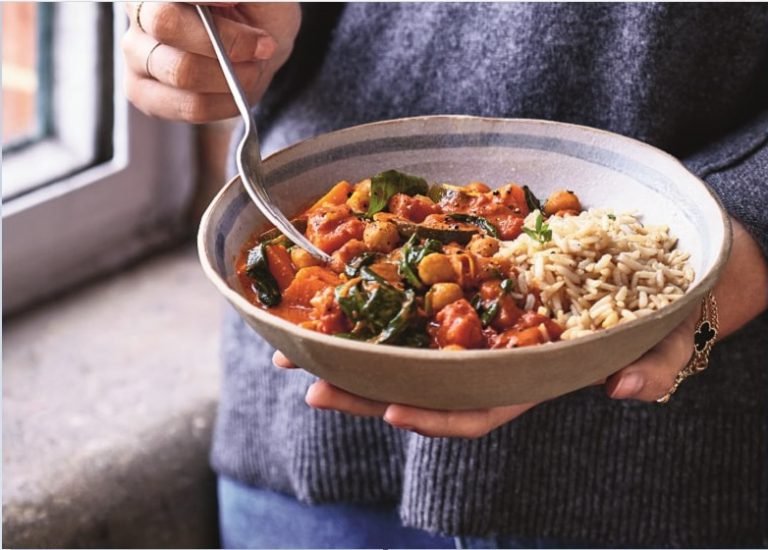 Deliciously Ella: leckerer Süßkartoffel-Zucchini-Eintopf