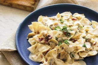 Viva Italia Vegana: Farfalle in Knoblauch-Cremesauce