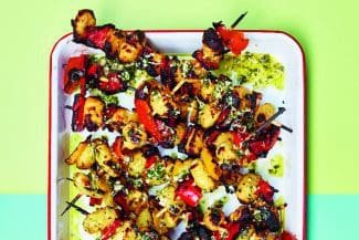 Grillgenuss: Knusprige Gnocchispieße