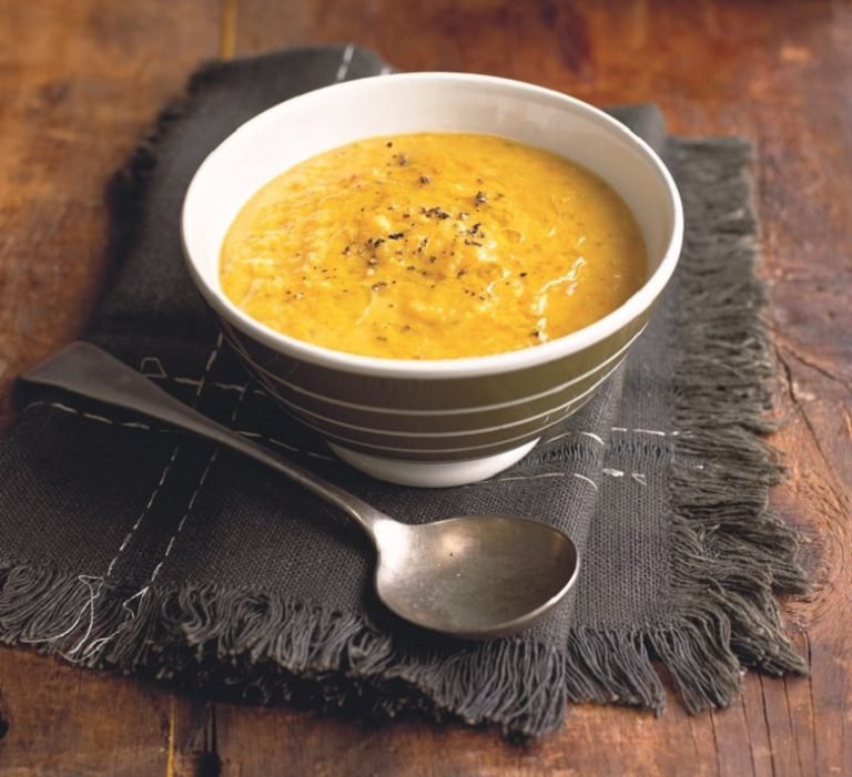 Samtig und rot? Das ist die Linsensuppe von Dunja Gulin Samtig und rot? Das ist die Linsensuppe von Dunja Gulin